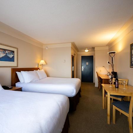 Sidney Waterfront Inn & Suites ภายนอก รูปภาพ