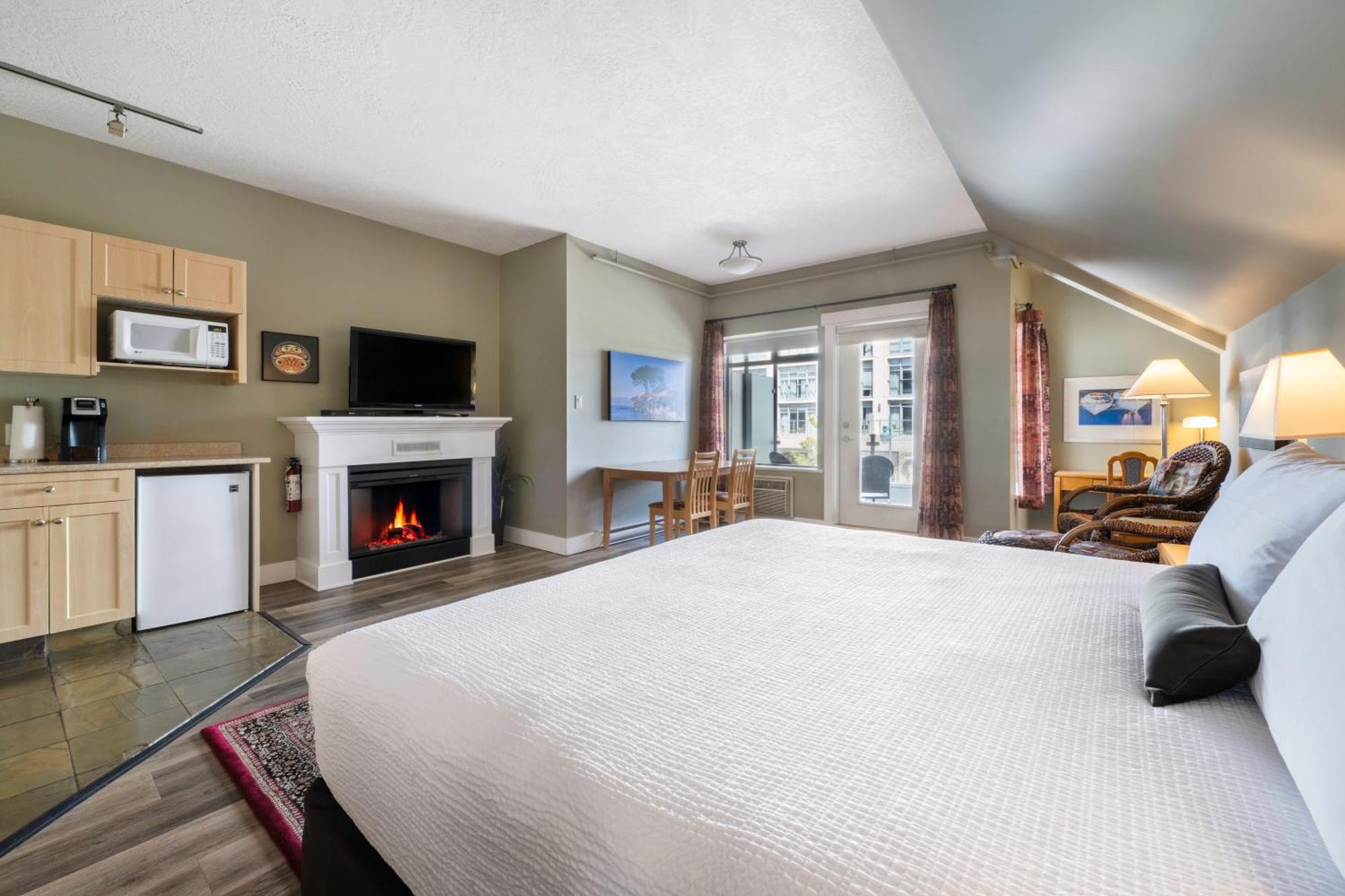 Sidney Waterfront Inn & Suites ภายนอก รูปภาพ