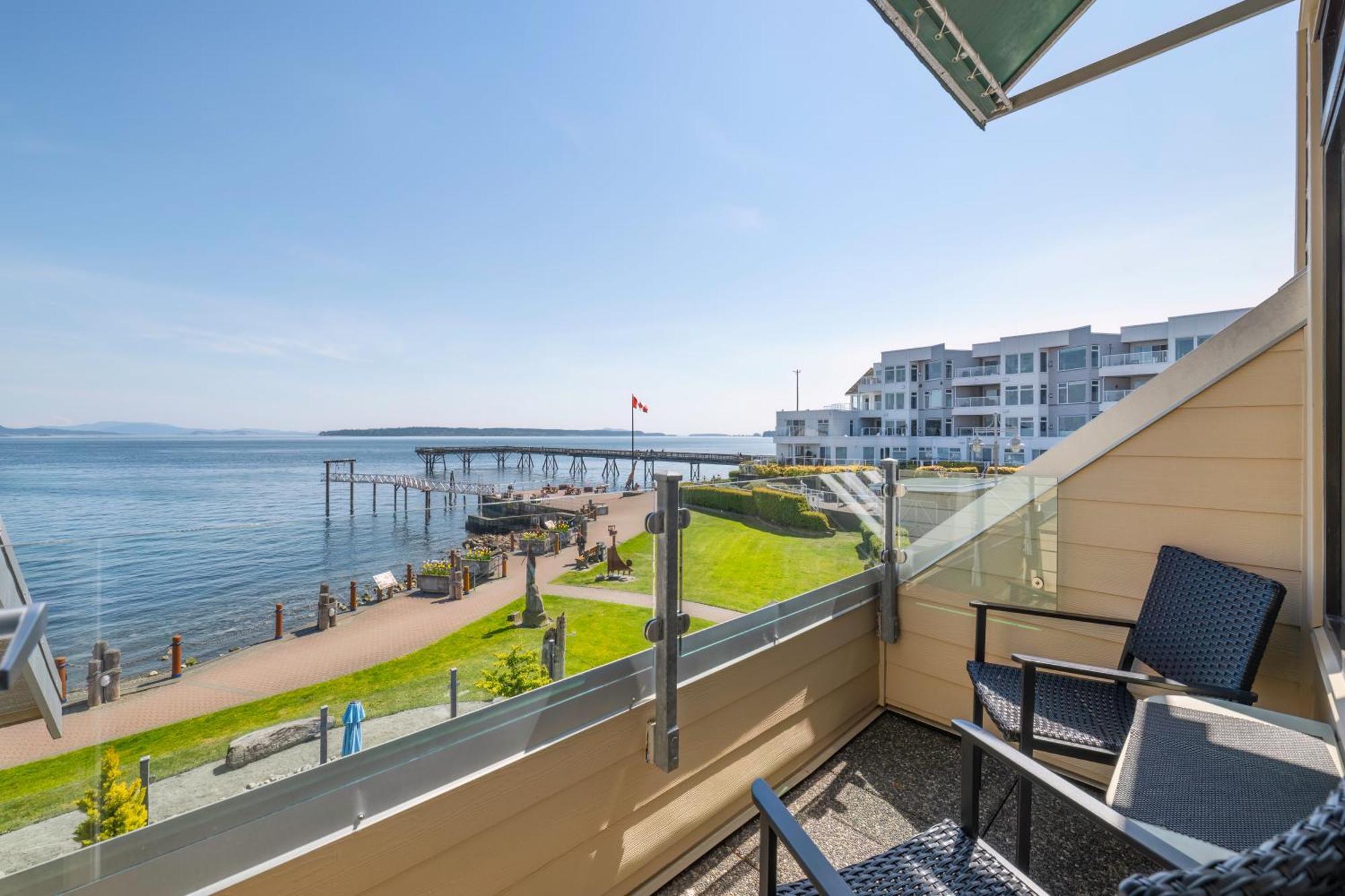 Sidney Waterfront Inn & Suites ภายนอก รูปภาพ
